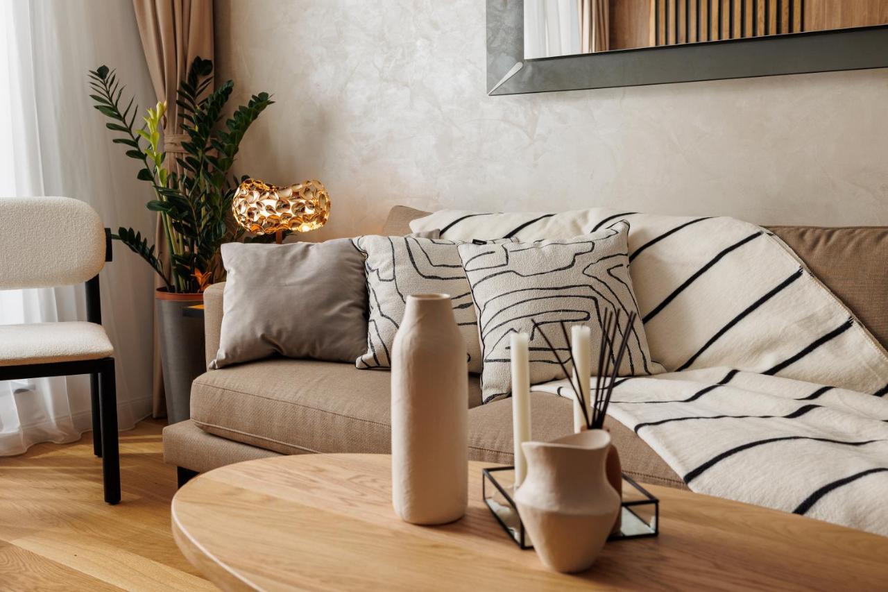 Pure Living Apartment W. Private Parking Braşov Eksteriør billede