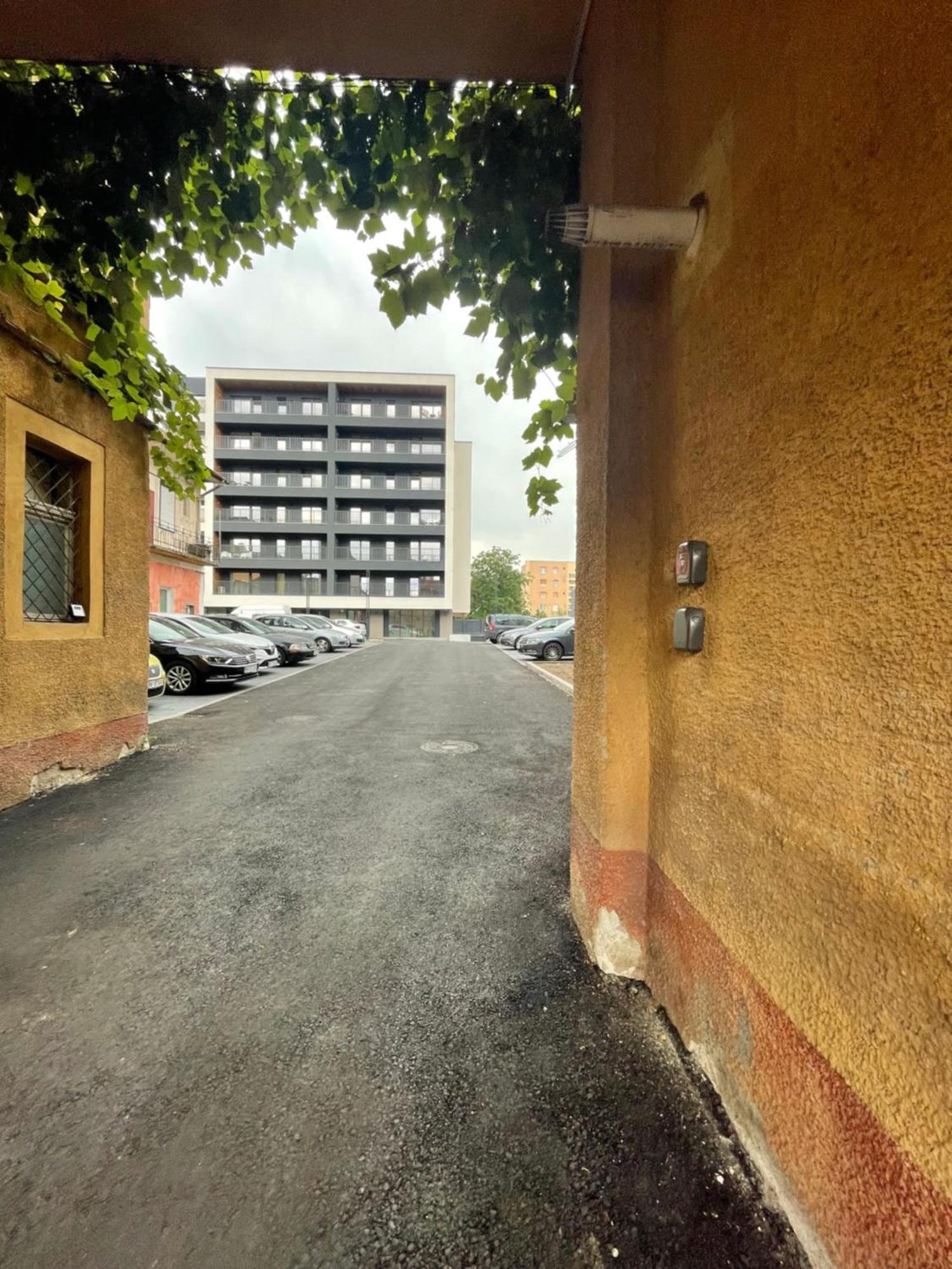 Pure Living Apartment W. Private Parking Braşov Eksteriør billede